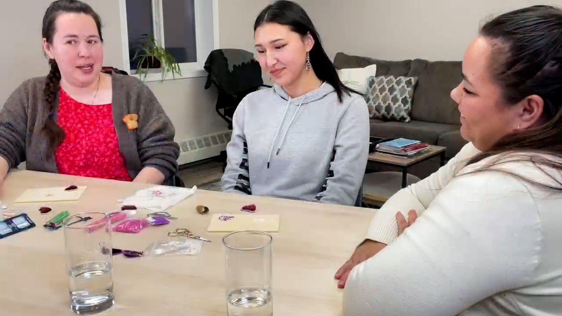 Tunnganarniq Nunagijavut: Inuvik - Bambi Amos and Caitlyn Esau